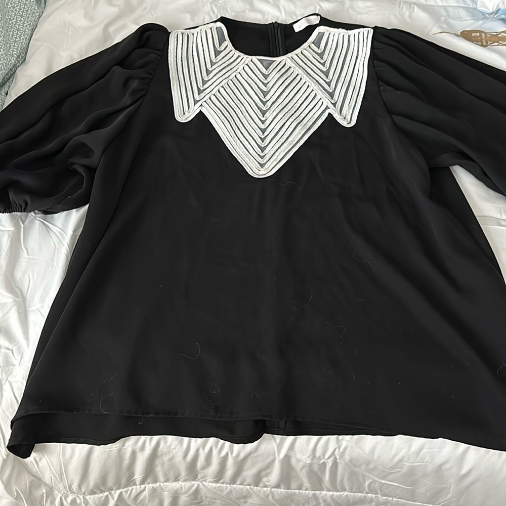 Anne Fontaine SEVOL BLACK CREPE BLOUSE With White Geometric Patterns